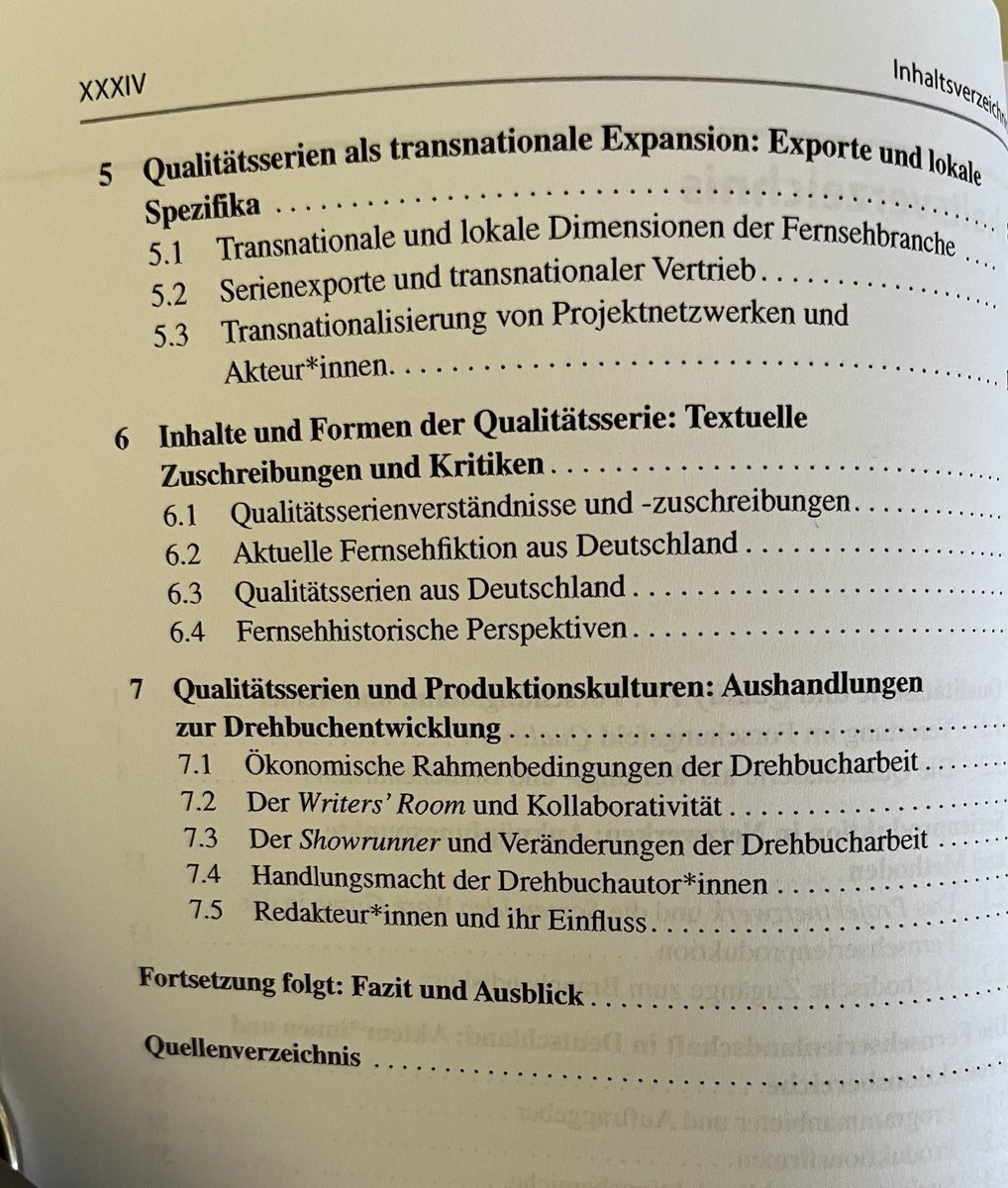 palimpoetica's tweet photo. Große Freude über die heutige Postsendung! Ein gedrucktes Exemplar der Habilitationsschrift von ⁦@HeavenAllows⁩ (⁦@UniSiegen⁩) 🎓🎉🥳🪩📺👏 #QualityTV #productionstudies #Serien #Medienwandel #Lektüreempfehlung https://t.co/L1coP4H5bg