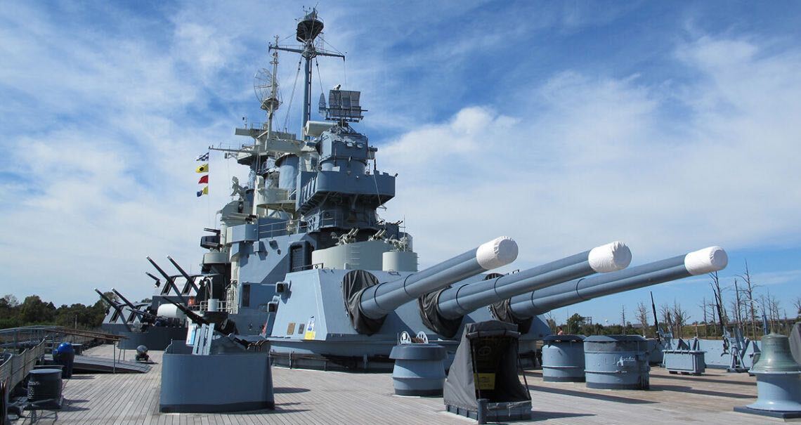 At <a href="/GrowRuck/">GrowRuck</a> #44 The 11th Hour, the Saturday AM Kingbuilder bootcamp is on the deck of the U.S.S. North Carolina Battleship

Not near the deck
Not within view of the deck
ON THE DECK! 😱

Don't miss out, Register today growruck.com/event/gte-44/ . Nov 10-11-12 Veteran's Day Wknd 🇺🇸