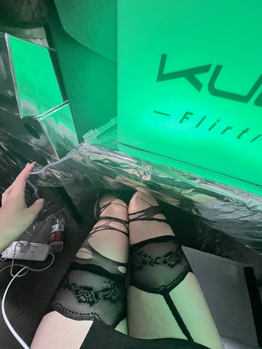 linxixily's tweet photo. #非凡集市 #女S #摆摊咯 这次好多人 https://t.co/4lEhDrgTzz