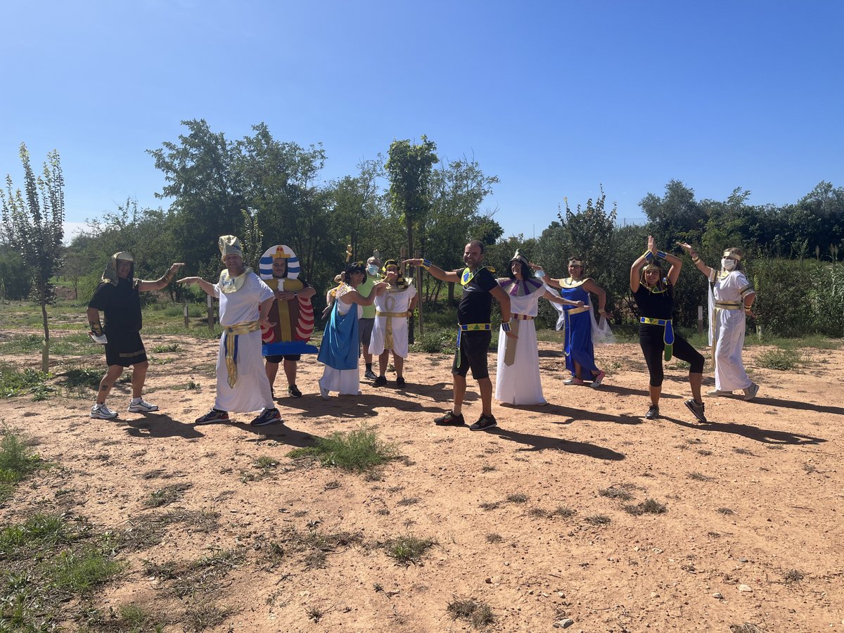 Vuelve nuestro día temático! El pasado viernes nos trasladamos de época al Antiguo Egipto! ¿Qué os parecen nuestros atuendos? ¡Nos lo pasamos en grande!