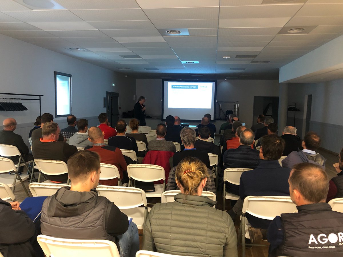 Agoracoop's tweet photo. Journée de clôture de la 2nd saison des #AGROclub #ACS. Les 65 agriculteurs engagés ont profité d'une formation santé et vie du #sol avec @aureaofficiel 💡et de la restitution des analyses #carbostock 🔍 Place à la 3eme saison ! Prêts ? 🍀🏃 #agroecologie #partenariats https://t.co/2GG6OFT2QK