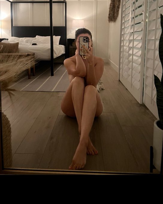 Self lovin&rsquo; ✨ https://t.co/5kLA95MppM