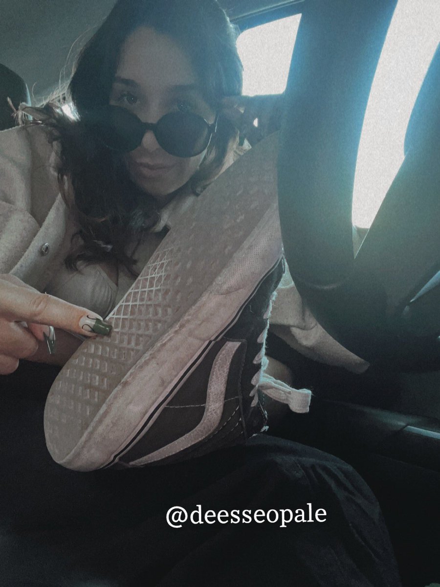 DeesseOpale's tweet photo. Leche 
Je fais aucun effort vous le méritez tellement pas
Findom finsub humanatm paypig Findom moneyslave moneymiss humanATM soumis esclave domina fétichiste pieds aisselles loser paypig humiliations femdom crachats https://t.co/eqYtSbKk6u