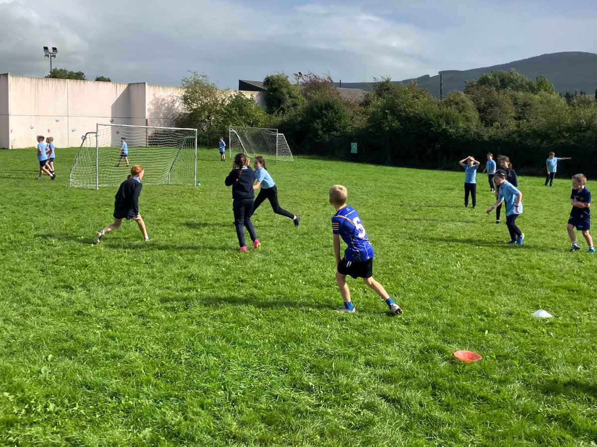CloneenNS's tweet photo. We’ve been so luck to enjoy another day of After School Training in the lovely sunshine ☀️ https://t.co/bgWAhxa0Qr