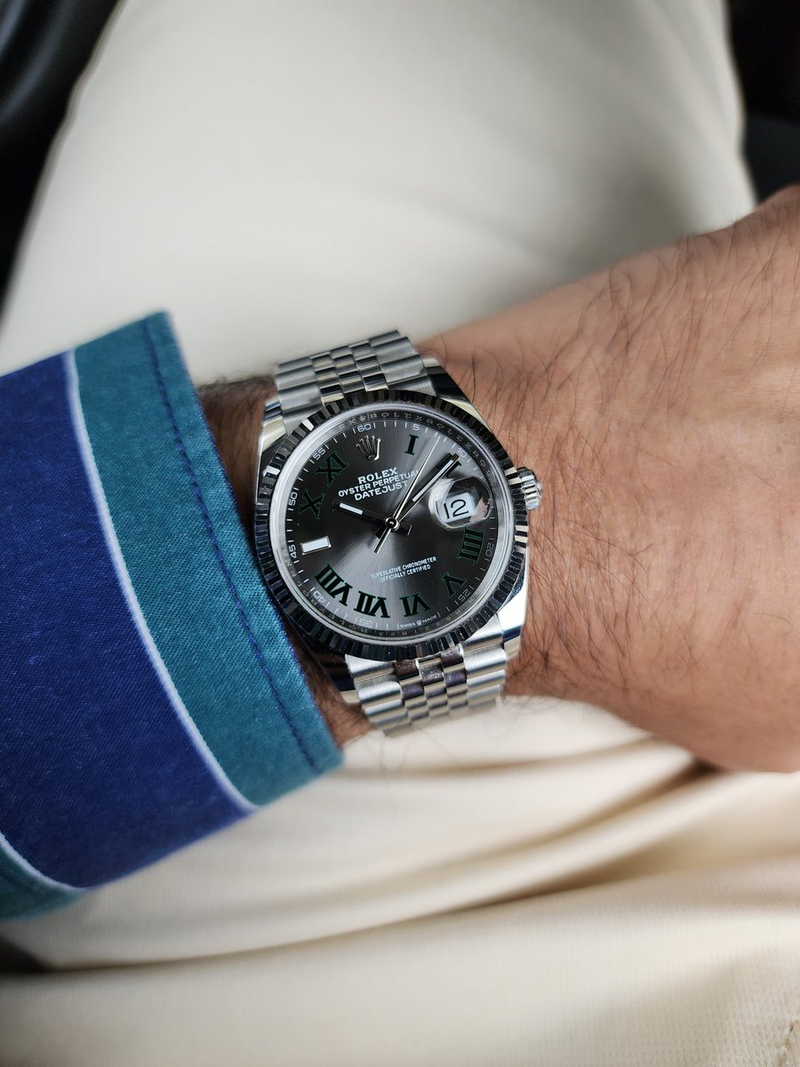 TheWatchDocs's tweet image. Day 3 of #WatchMatch
I too had a dream... And the dream was to one day own the watch that my idol and inspiration @rogerfederer wore when he lifted the 2017 Wimbledon title!
The dream has now become a reality.
And now I have a new dream, to meet him wearing this watch!
@ROLEX