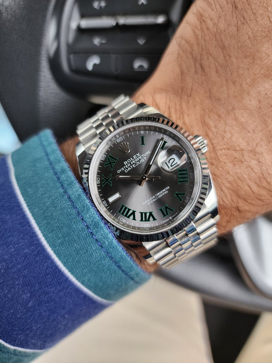 TheWatchDocs's tweet image. Day 3 of #WatchMatch
I too had a dream... And the dream was to one day own the watch that my idol and inspiration @rogerfederer wore when he lifted the 2017 Wimbledon title!
The dream has now become a reality.
And now I have a new dream, to meet him wearing this watch!
@ROLEX