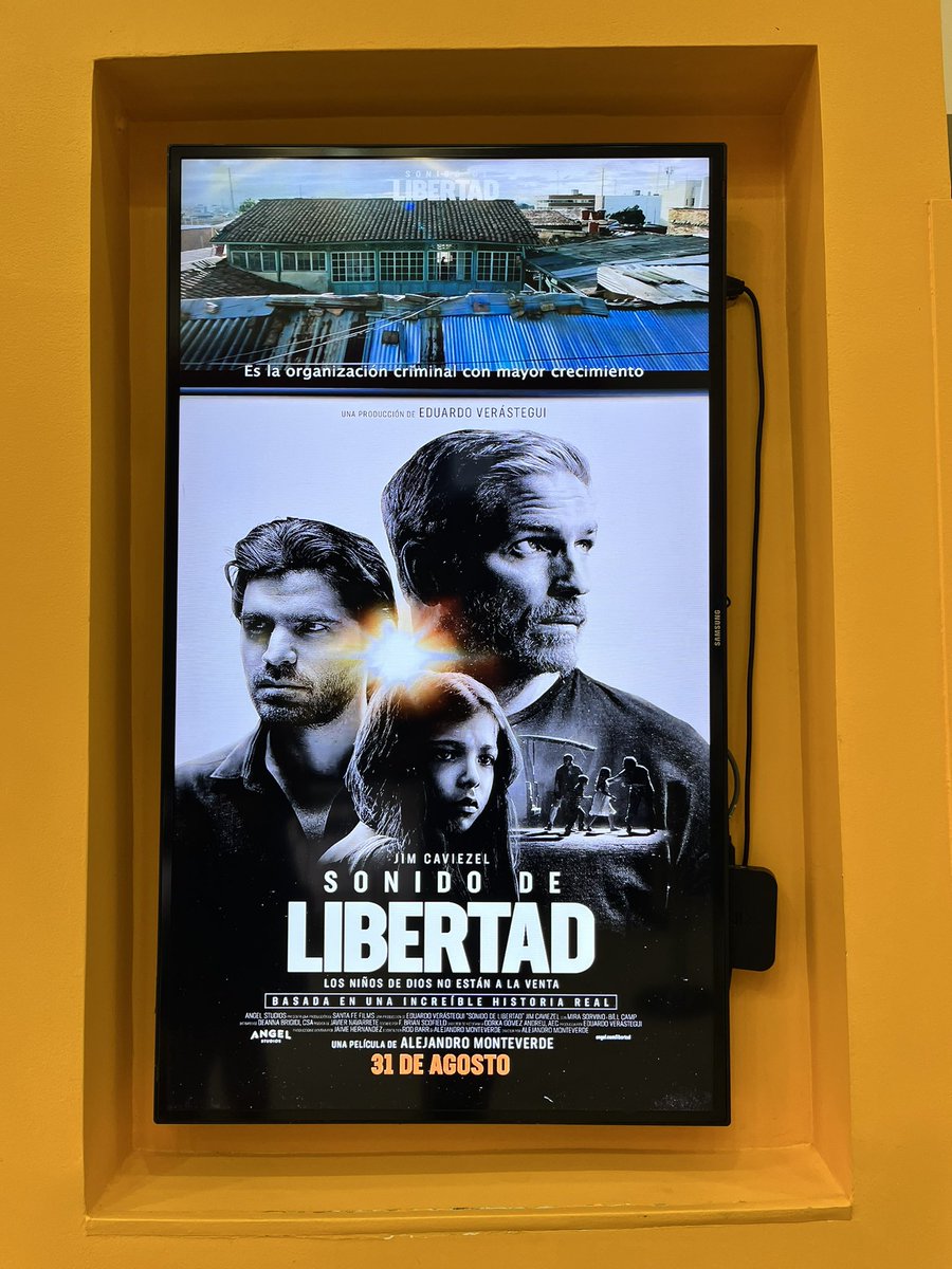 Alexandro988's tweet photo. Está no debe verse como una película. Sino como un documental de nuestra realidad! 

Duele verla, duele saber que es real, duele saber que está muy cerquita y duele saber que no para, que cada día crece! https://t.co/v9pSy0KY1q