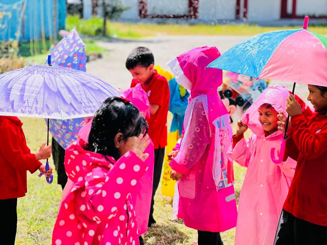 FSFuvahmulah's tweet photo. Our little explorers in foundation stage had a blast today with their playful weather-themed activities!
#LKG #ukg #gogreenevent
@MoEdumv 
https://t.co/4acwtQheUW https://t.co/ciWoodjDp0