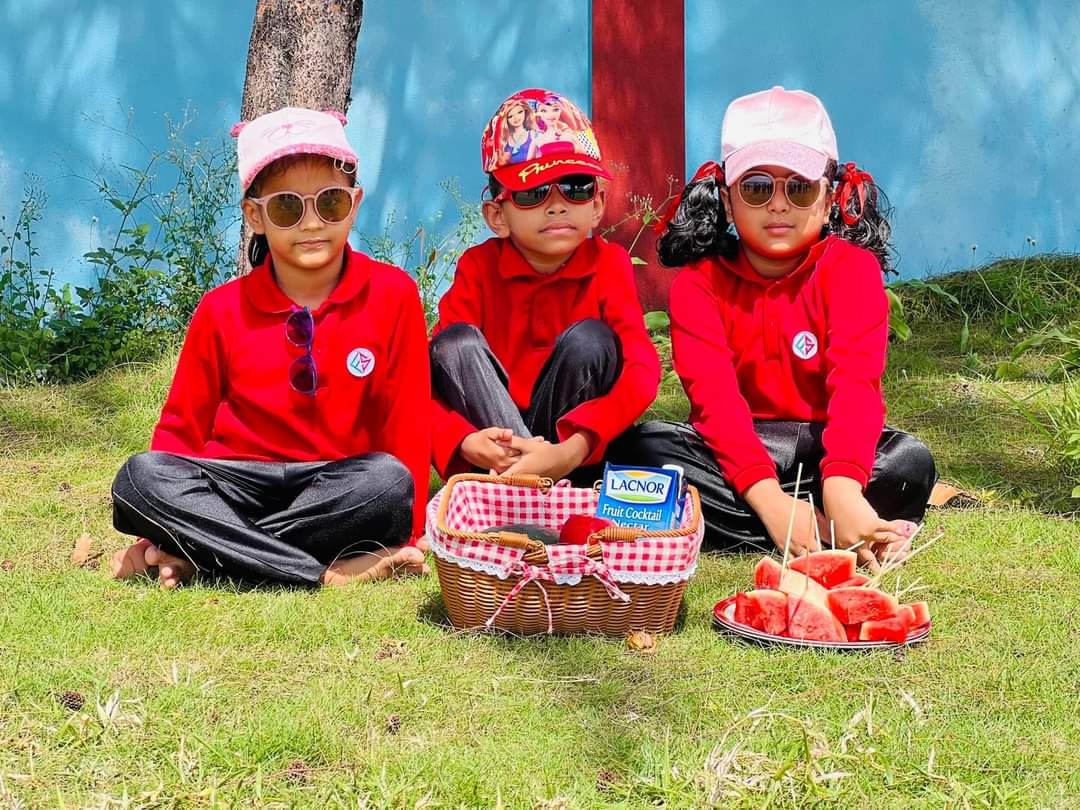 Fuvahmulaku School (@fsfuvahmulah) on Twitter photo Our little explorers in foundation stage had a blast today with their playful weather-themed activities!
#LKG #ukg #gogreenevent
<a href="/MoEdumv/">Ministry of Education</a>
facebook.com/10005752159490… Our little explorers in foundation stage had a blast today with their playful weather-themed activities!
#LKG #ukg #gogreenevent
<a href="/MoEdumv/">Ministry of Education</a>
facebook.com/10005752159490…