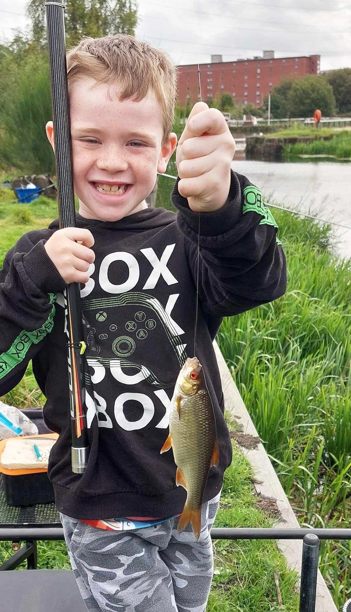 🎣Huge thanks to everyone who joined us at the Glasgow Open Day! 🌟🎣 We had a blast speaking with fellow anglers, welcoming new members, watching kids, families, parents, and canal walkers fish with our expert coaches. Special thanks to Glasgow Angling for their support! 🙏✨