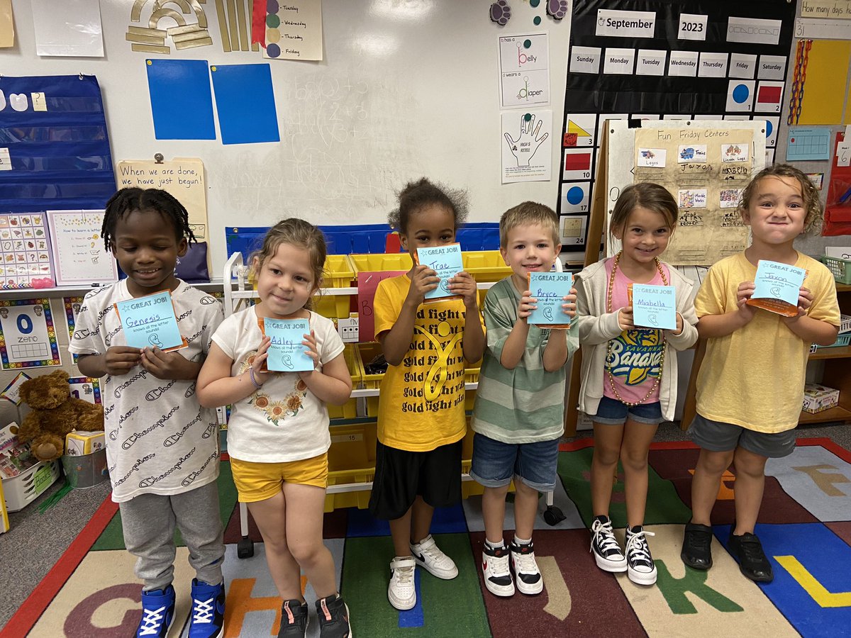 StaceyClancyMBE's tweet photo. These smart cookies know all of their letters and sounds! @HumbleISD_MBE #mbeisfamily #nextkidup https://t.co/tlKBV2vqd8