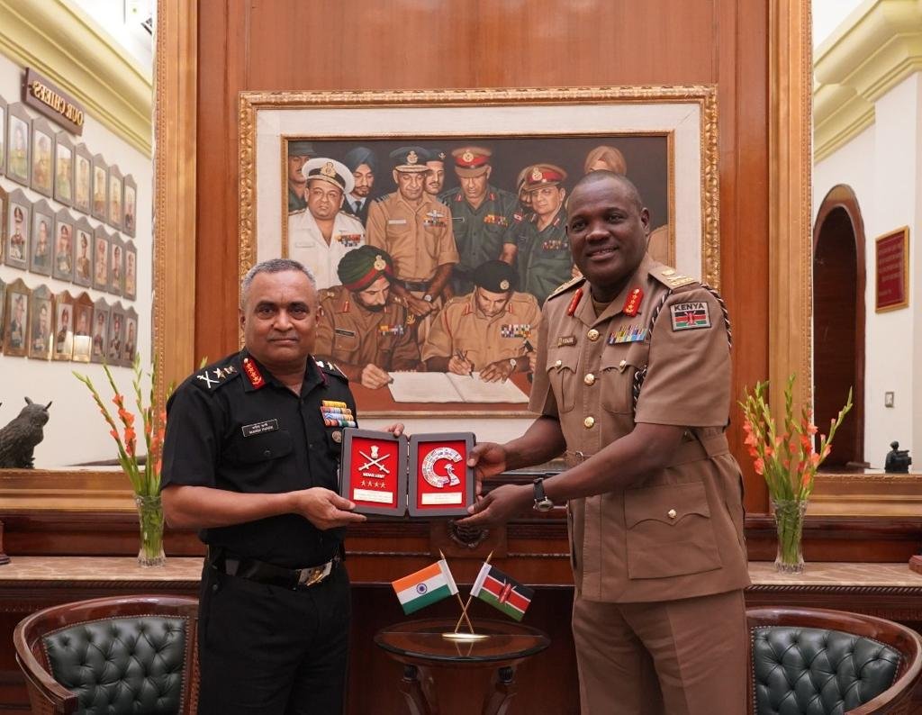 Indian Army chief Gen Manoj Pande interacted individually with Chiefs of Armies who arrived at New Delhi to attend Indo-Pacific Armies Chiefs Conference 2023, to deliberate on ways for further enhancing the #DefenceCooperation between the respective Armies. The chiefs he met
