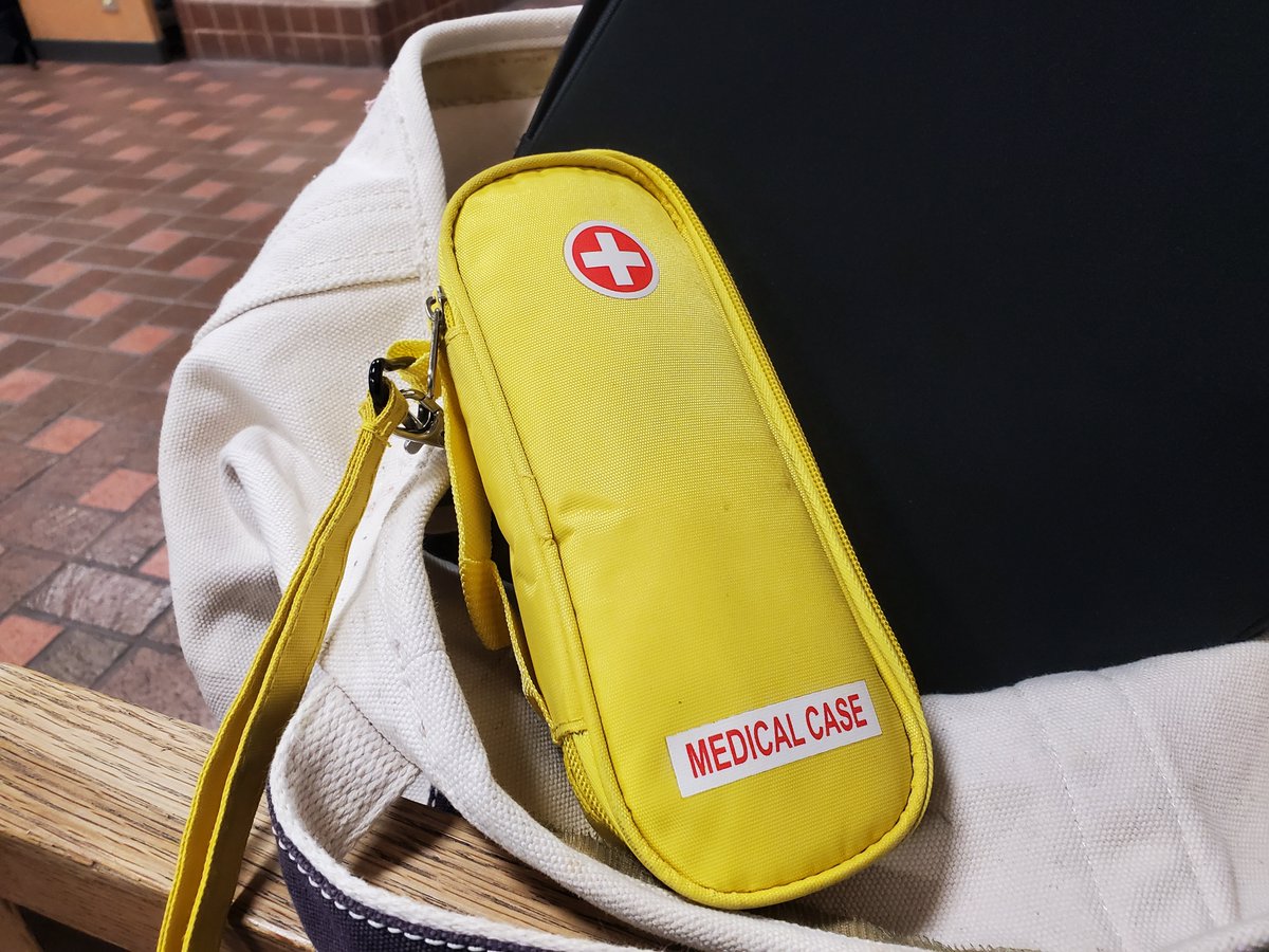 Is it possible to travel when you have food allergies and have an Epipen? Learn how I navigate traveling with multiple food allergies. momknowsbest.net/2023/09/how-to… #foodallergies #dairyallergy #wheatallergy #soyallergy