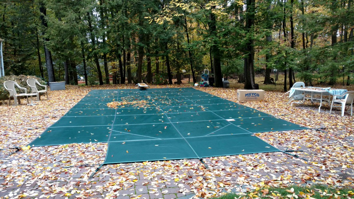 MeycoPoolCovers's tweet image. 🍁Fall? Do you mean pool cover season?

#meyco, #pools, #safetycover, #hellofall, #poolcover