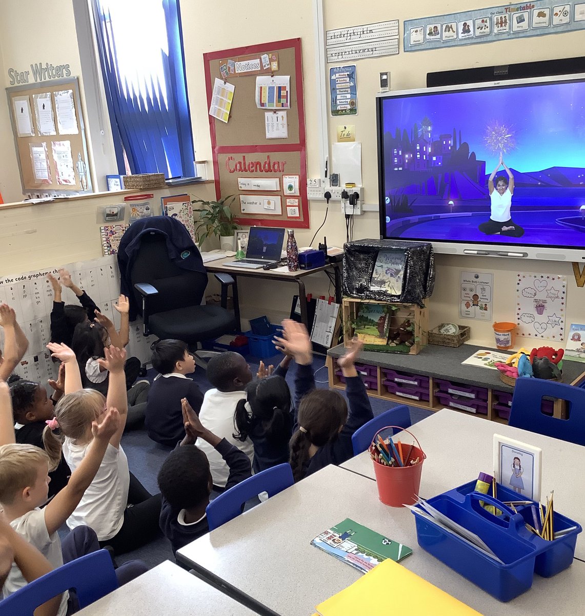 PindersPrimary's tweet photo. In our #PPSEL lesson today, Year 1/2 were identifying feelings. They looked at some scenarios and discussed how that person was feeling and talked about ways in which we can manage our feelings. Vin suggested breathing in and out, so we did some firework breathing to end. https://t.co/LQcYRT2yIs