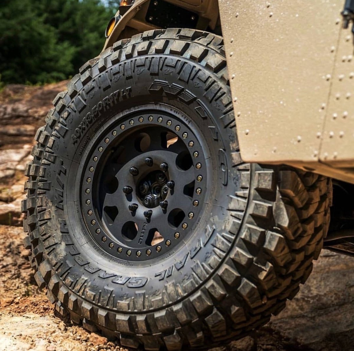 Who's running 40-inch #TrailGrapplers on their build? 🤔