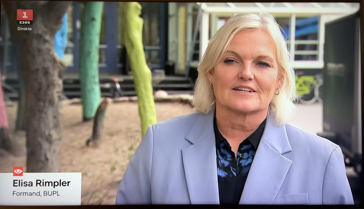 bupldk's tweet photo. - Vi har en fælles opgave i at gøre det mere attraktivt at blive og være pædagog 🙌 @BUPLFormand i @DRNyheder om den forestående trepart #mereværd https://t.co/GV4fw6Xpg9