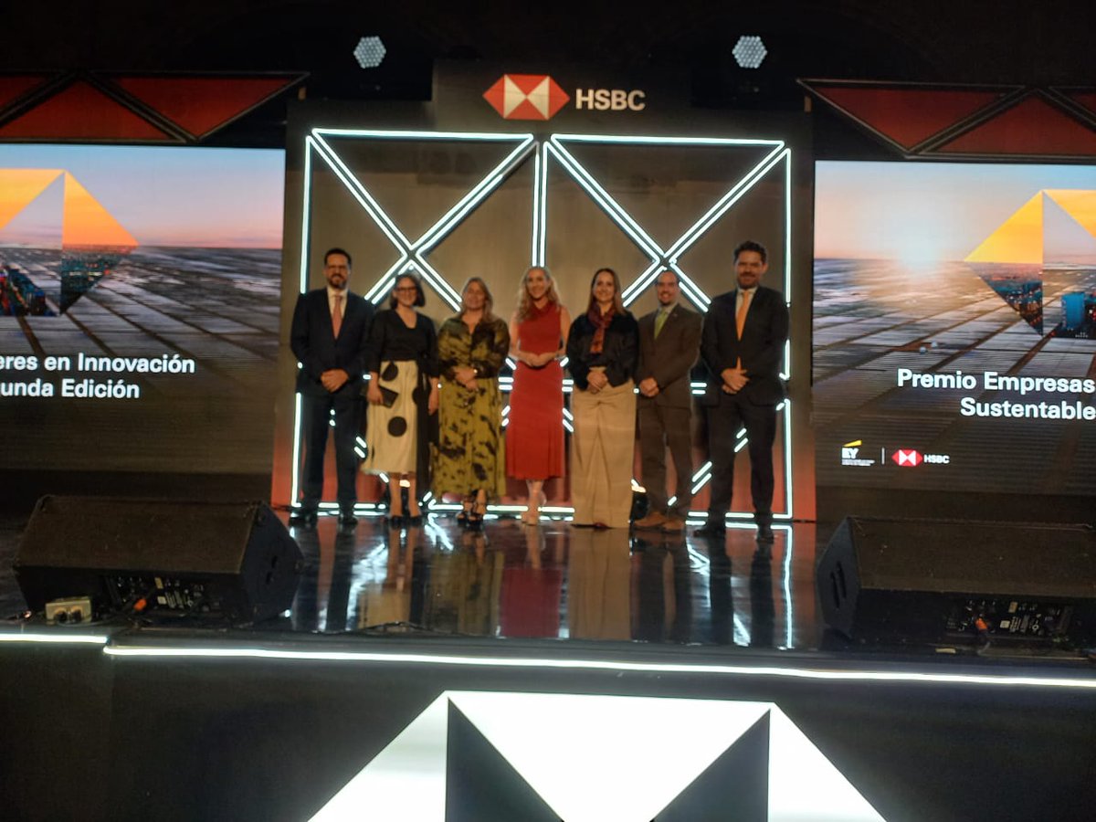 EdgarFreeman13's tweet photo. Un gusto y un honor haber podido colaborar como parte del Jurado del #PremioELIS (Empresas Líderes en Innovación Sustentable).
Muchas gracias y felicidades por esta iniciativa @MariuzCalvetR  y todo el equipo de #HSBC.
Gran cena de gala para reconocer a los ganadores. https://t.co/wj1yVWv8SC