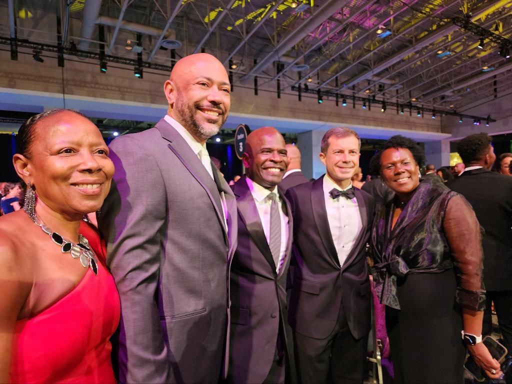 Once again @StateFarm was proud to sponsor the impactful @CBCFInc #ALC52  panel discussion on transportation equity.  

Meeting Transportation @SecretaryPete at the Phoenix Awards was the icing on the cake!