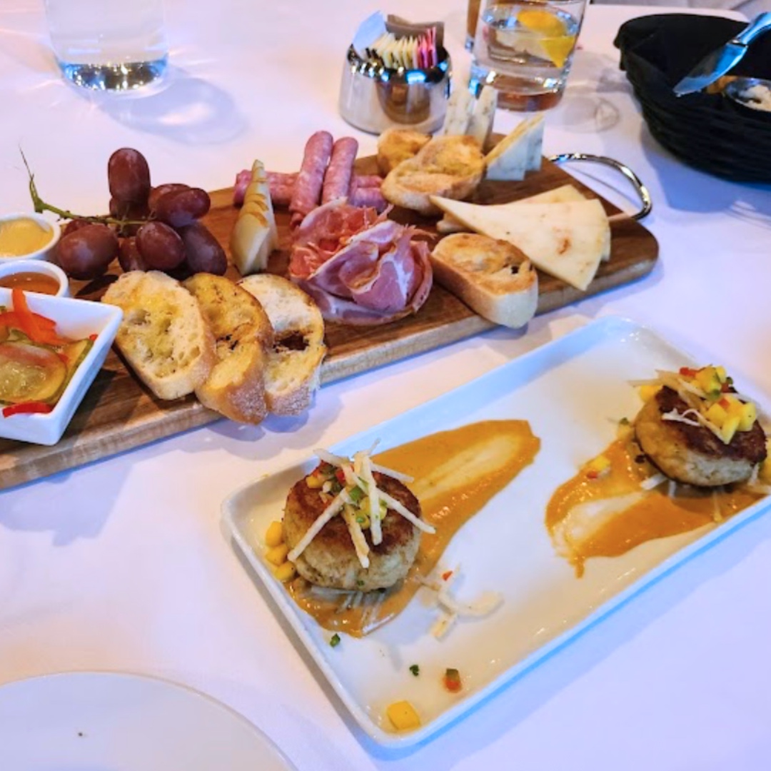 theosrogers1's tweet photo. Theo's is the perfect place for you to celebrate your special occasions.  We are here to ensure that your evening will leave you amazed and will provide amazing memories for you to look back on!

#Theos #happyanniversary #specialoccasions #NWAEats #northwestarkansas https://t.co/Lu5aA8sbI6