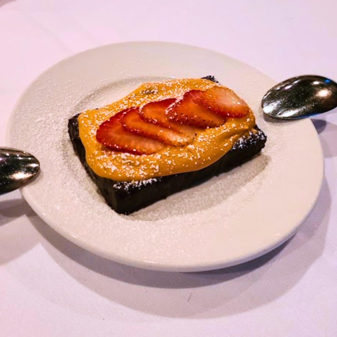 theosrogers1's tweet photo. Theo's is the perfect place for you to celebrate your special occasions.  We are here to ensure that your evening will leave you amazed and will provide amazing memories for you to look back on!

#Theos #happyanniversary #specialoccasions #NWAEats #northwestarkansas https://t.co/Lu5aA8sbI6