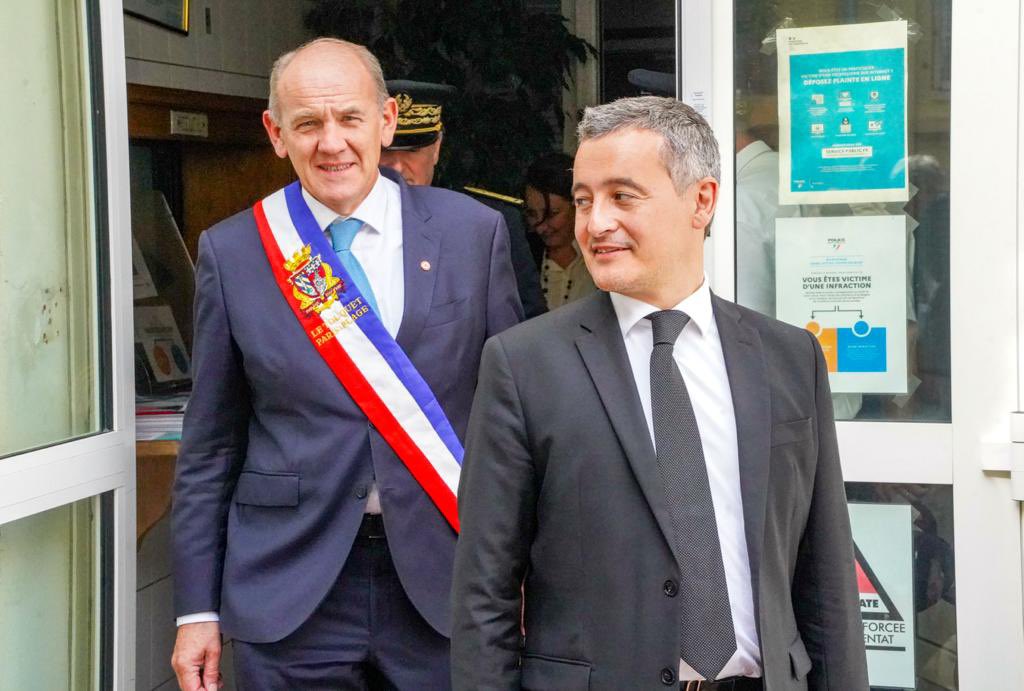 DFasquelle's tweet photo. 🇫🇷 Je souhaite partager avec vous d'excellentes nouvelles pour le Touquet. Le Ministre de l'Intérieur, @GDarmanin, a annoncé aujourd’hui des mesures importantes qui vont renforcer notre sécurité et améliorer notre qualité de vie. Au Touquet nous aimons la Police.

L'abandon du site de la Police Nationale actuel au profit de la rénovation de l'ancienne Gendarmerie comme je le proposais depuis plusieurs années est une décision importante. Les travaux pourront avancer rapidement, et un budget de 6 millions d'euros a été alloué pour mener à bien ce projet crucial.

La création d'une Brigade Équestre dès juin prochain, renforcera notre sécurité et ses intégrée au projet de résidence pour saisonniers près du parc équestre pour plus de proximité.

Je tiens à remercier le Ministre Gérald Darmanin pour son écoute et l’attention qu’il a pu porter a nos demandes. Ces annonces résultent d’une mobilisation sans relâche alors que nous avons fait de la sécurité une priorité. 

Ensemble agissons pour un Touquet-Paris-Plage plus sûr et accueillant pour tous.

@Interieur_Gouv