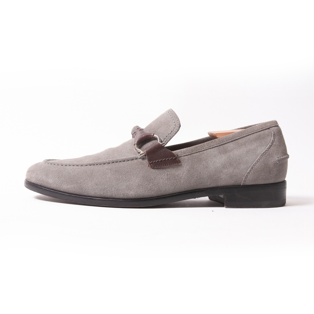Salvatore Ferragamo loafers in grey suede, accented with braided leather. Available now at Luxmrkt.ca⁠
⁠
##INFERRAGAMO #luxmrkt