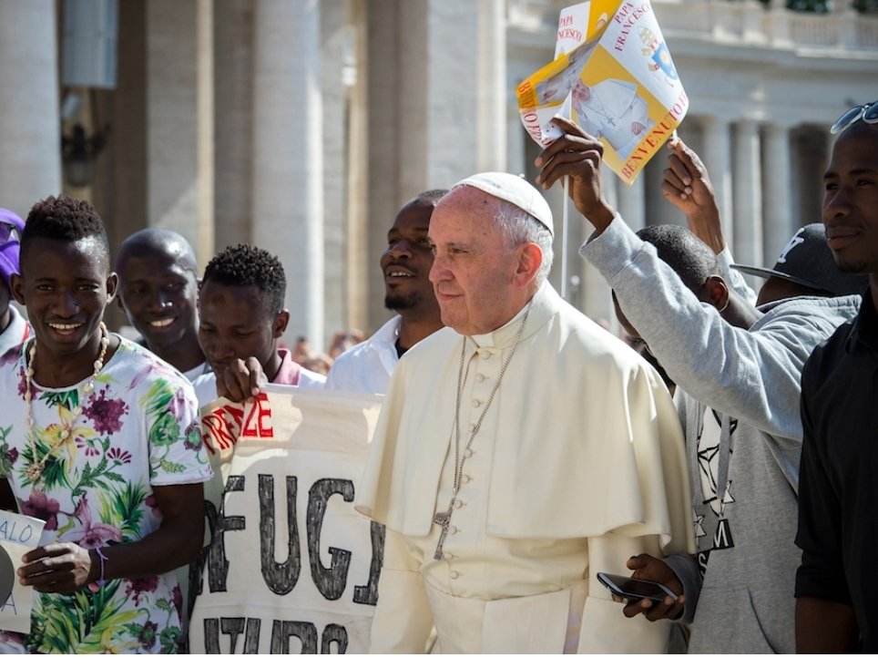 Le Pape dénonce 'l'indifférence face aux migrants'..
L'indifférence c'est quand même des milliards pour les loger, nourrir, soigner..
Le culot à l'état brut.. qu'il les reçoivent au Vatican.
#BFMTV #cnews #PapeMarseille #TPMP #facealinfo #Macron20h