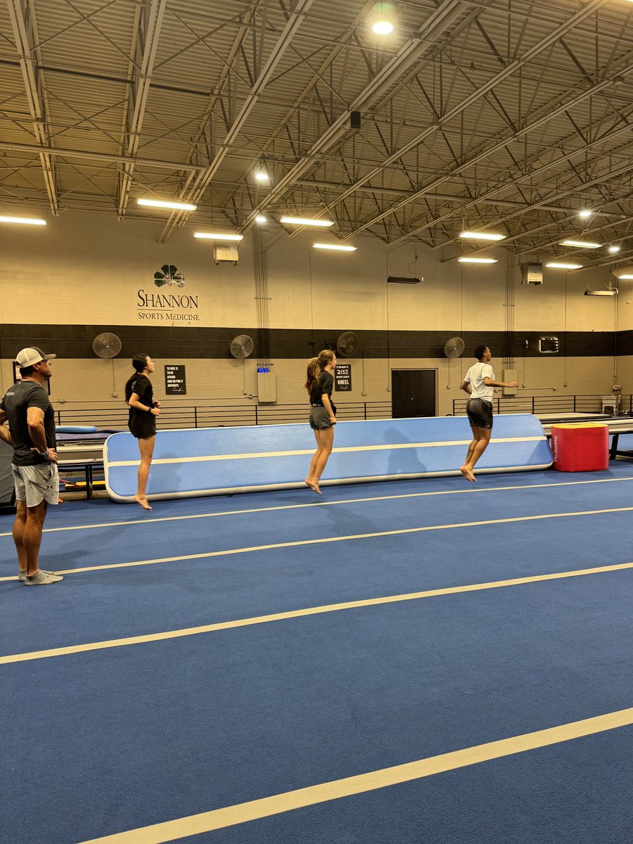 A big thank you and shout out to Coach Kevin and Rise Gymnastics for working with us this morning. We had fun and got better! 💪🏽
