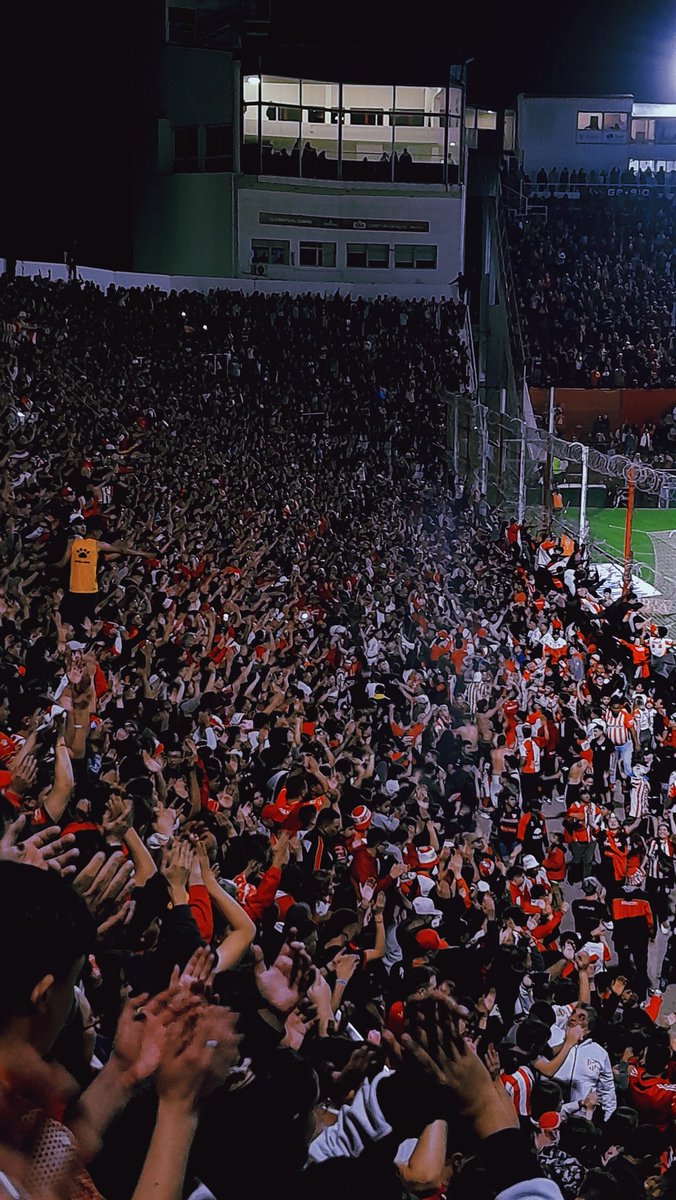 Vos en el Estadio, haces del local
yo tengo en mi barrio el Monumental🇦🇹