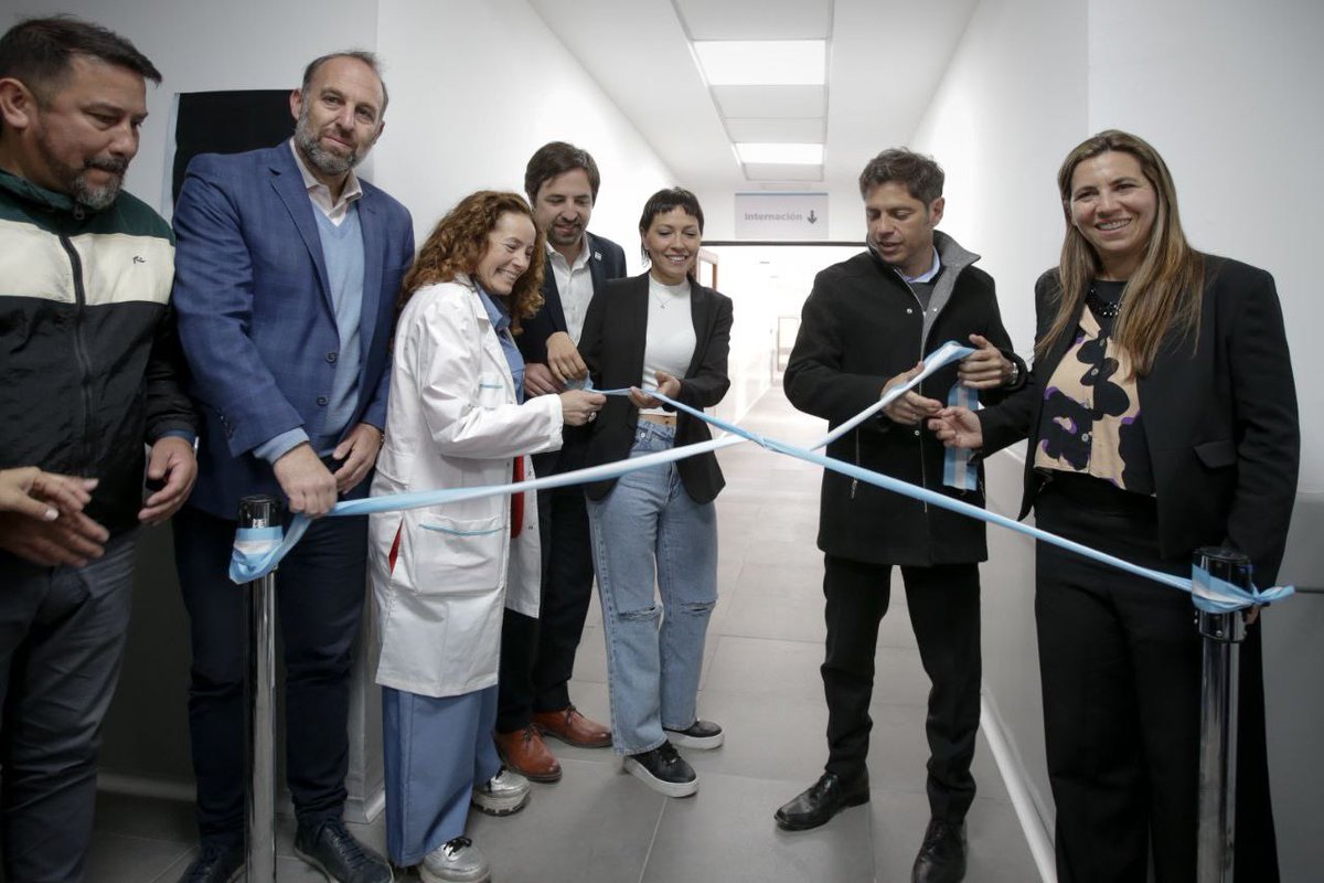 mayrasmendoza's tweet photo. Con @Kicillofok estuvimos en el Hospital Iriarte para inaugurar la cuarta sala de internación para adultos, recorrer la obra de construcción del centro de salud mental y del nuevo pabellón de internación pediátrica. https://t.co/98CnoHajES