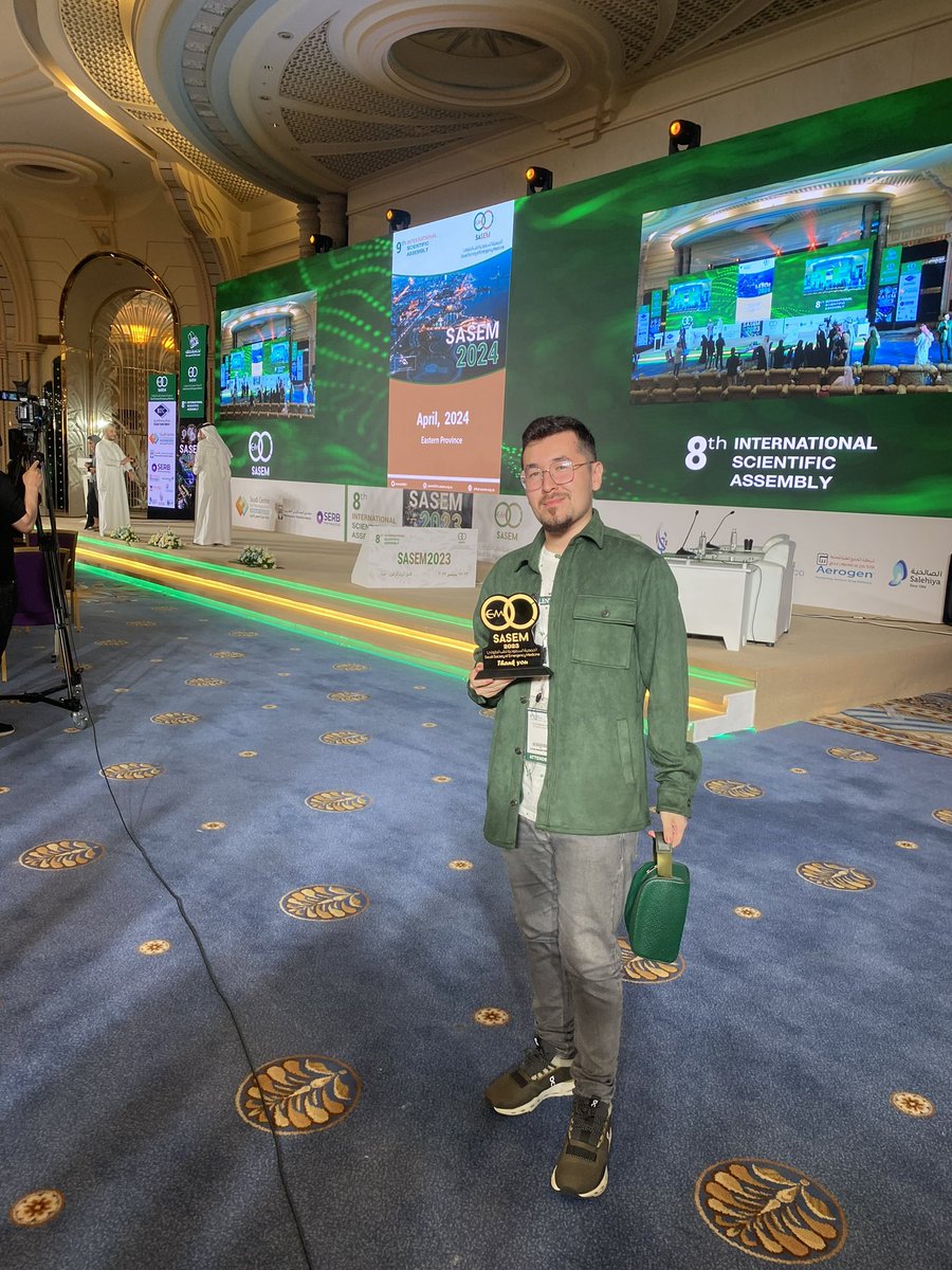 BBaas2dr's tweet image. الحمدلله🙏🏻🤍
توفيق وتسهيل ربنا 🤍

Won the 2nd Best Poster Presentation at Saudi Society of Emergency Medicine Conference “SASEM” 2023 😍🤍

Extremely happy for this amazing opportunity and winning a research prize in EM conference 🥳🚨

@sasem2023 
#Togetherweadvanve
#SASEM2023