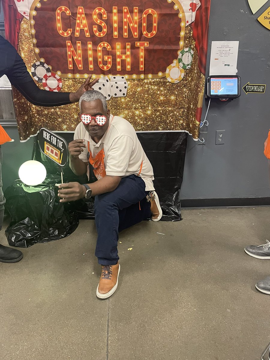 Home Depot 584 tweet media