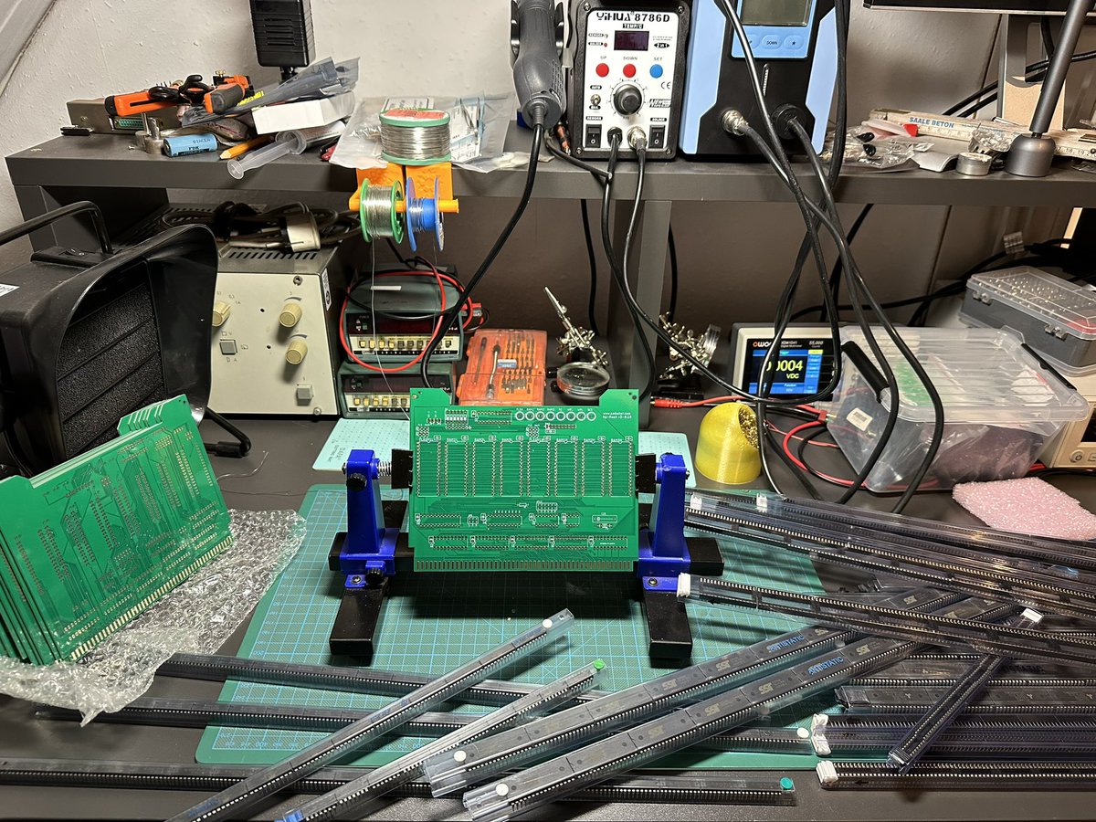 BoscoMac's tweet image. Let&apos;s build some memory boards for HP9000 300 and 200 series.

#hp #hp9000 #hpbasic #hpux #hpflash