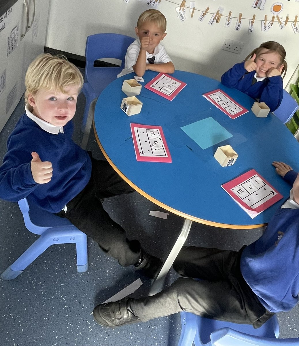 RecHiStPrimary's tweet image. Super start to our phonics lessons. Well done, Reception 🙌🏻🙌🏻 Keep working hard 🤩🤩
