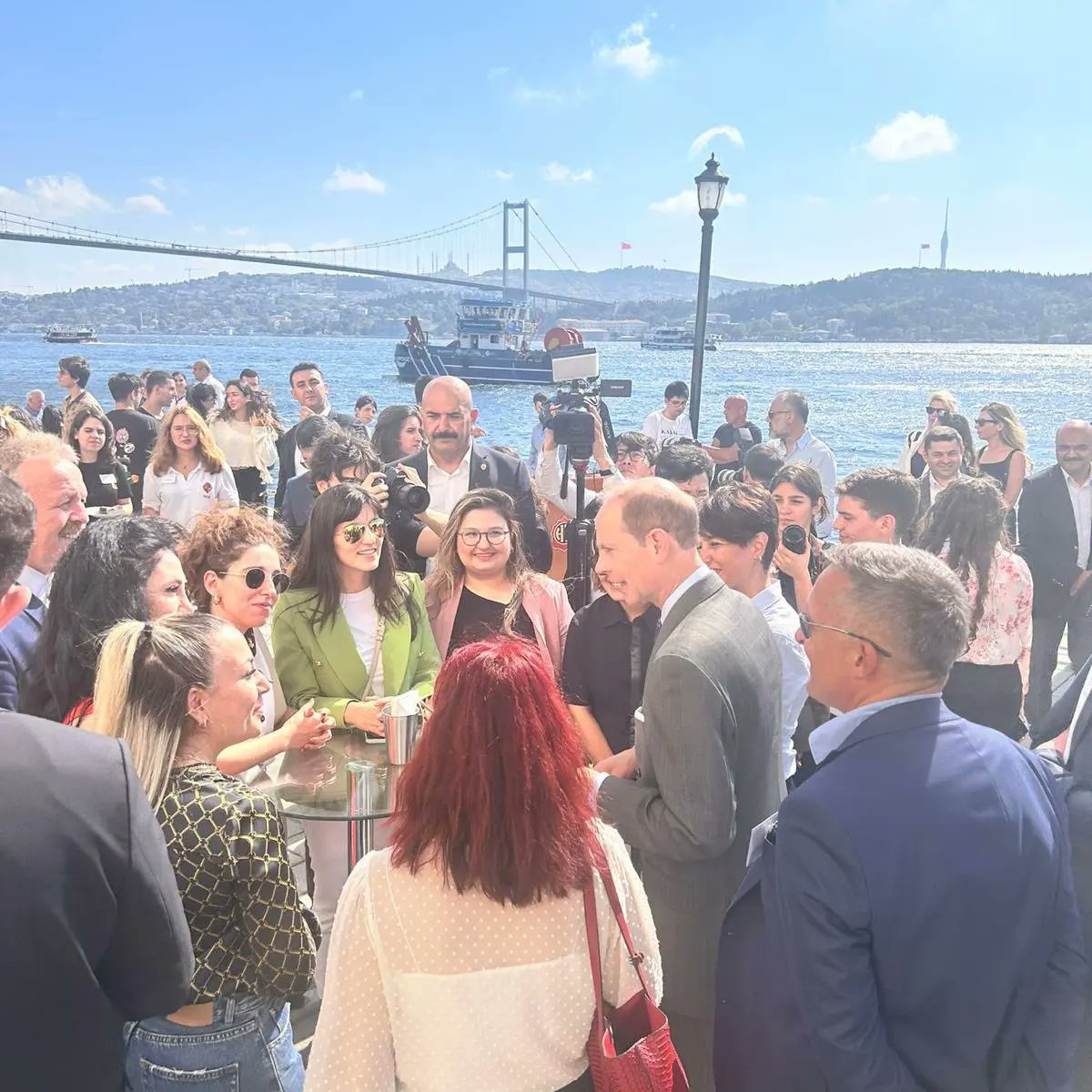 HBV_AL's tweet photo. Uluslararasi Genclik ödülü  tarafindan organize edilen etkinlikler kapsaminda Kabatas Erkek lisesinde Edinburgh dükü prens Edward’in katilimiyla projeyi yuruten okullardan biri olarak okulumuz Haci Bektas Veli Anadolu Lisesi de katilmistir.
@MucahitYentur 
@KucukcekmeceMeb https://t.co/lEgne6xodw