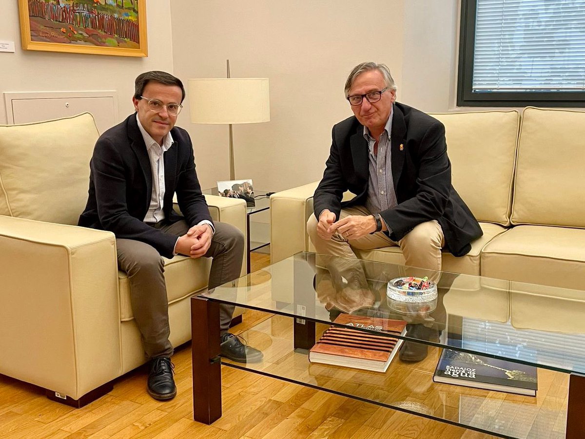 Diputación de Badajoz (@dipdebadajoz) on Twitter photo 🏛️ El presidente de la #DipBdjz, @magallardovva, ha mantenido encuentros este lunes con el alcalde de Puebla de la Calzada, <a href="/juanmaridelfa/">JUAN MARIA DELFA CUPIDO</a>, y con el coordinador y portavoz de Sudoeste Ibérico en Red, <a href="/agarciasalas/">Antonio Garcia Salas</a>, para tratar diferentes asuntos. 🏛️ El presidente de la #DipBdjz, @magallardovva, ha mantenido encuentros este lunes con el alcalde de Puebla de la Calzada, <a href="/juanmaridelfa/">JUAN MARIA DELFA CUPIDO</a>, y con el coordinador y portavoz de Sudoeste Ibérico en Red, <a href="/agarciasalas/">Antonio Garcia Salas</a>, para tratar diferentes asuntos.