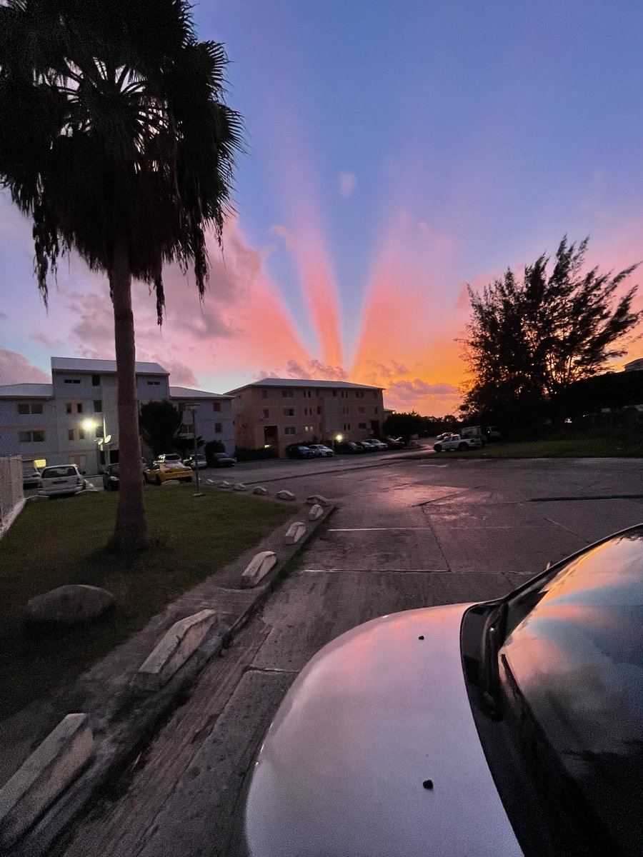 AbrahamSmurf's tweet photo. Caribbean skies💯🙏 https://t.co/Q9tbg55asB