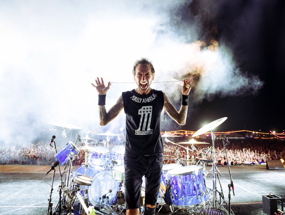 That smile is worth a thousand words! Repost this with one word to describe this photo!!! 🤩 #BestOfTimesWorldTour 

📷 Francesca Ludikar 

🎫 Tickets + VIP Packages ON SALE NOW at: godsmack.com/tour 

•9/26 GREEN BAY, WI with I Prevail + Flat Black
•9/28 MOLINE,IL with I