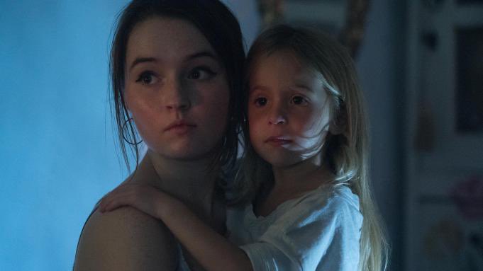 iGregGreene's tweet image. If you loved @KaitlynDever in @BrianDuffield’s NO ONE WILL SAVE YOU, you’ve *got* to see her - opposite @jonathanmtucker - in the “Port Fourchon, Louisiana” ep of MONSTERLAND on @hulu. The series is based on @NBallingrud’s watershed horror collection NORTH AMERICAN LAKE MONSTERS.