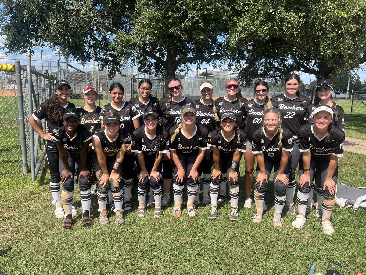 4-0 in the Space City Warm Up this past weekend
Next up Ronald McDonald 10/13 in Spring, Tx @bombers_academy @bombercoach @KristiMalpass @96bearkat16  #Gimme2Claps