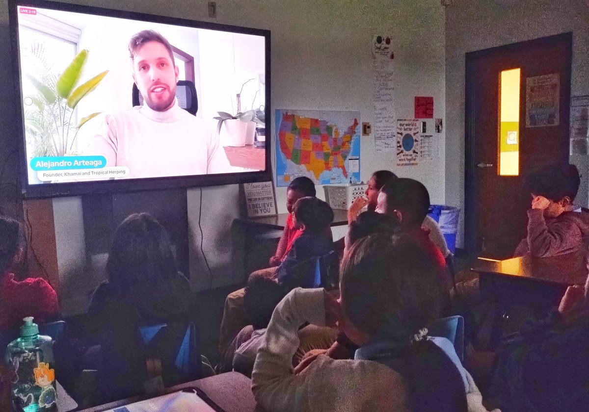 paulkantz's tweet photo. My 3rd graders (&amp; a few 4th) had a great @EBTSOYP session today w/ @alearteagath who told us about his field work in the Amazon rainforest, where he has discovered new species of snakes &amp; other animals. Muchas gracias por compartir sus experiencias con nosotros! @SchulzePanthers https://t.co/quCtPxUlSp