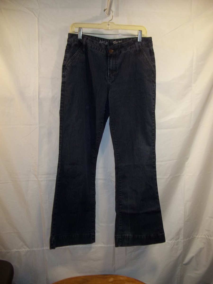 enchantedrealm3's tweet photo. Apt. 9 #Womens Flare Leg #Jeans Size 12R Button #Pockets #Casual #Denim Blue https://t.co/kCVtJM6xP3 @eBay #ad #ebay #affiliate #ebayaffiliate #ebaystore #ebayseller #ebayapp #enchantedrealmretail #clothing #clothes  #flarelegjeans #casual #womensjeans #fashion #womenswear https://t.co/plI2kdFJk3