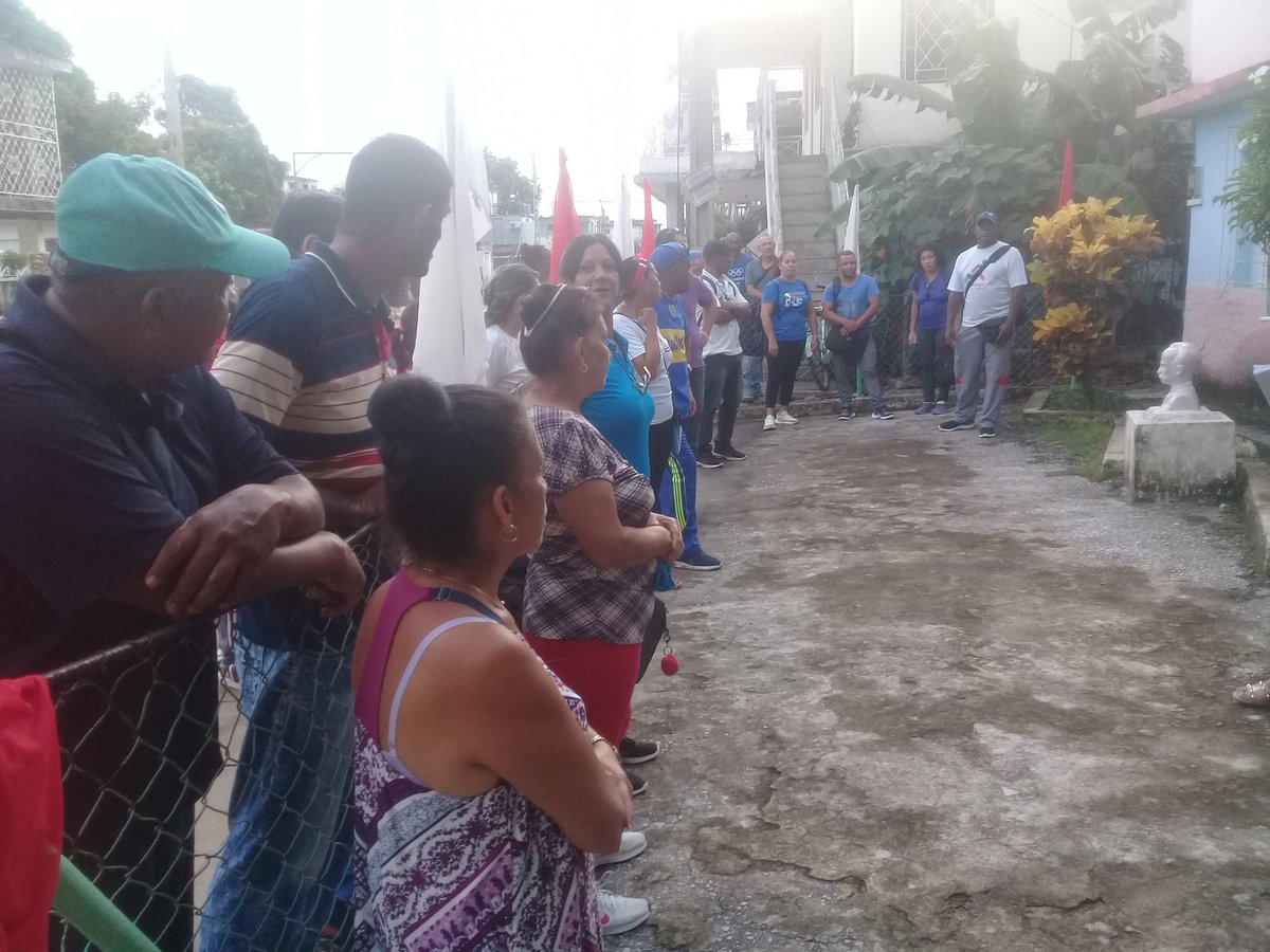 Comenzamos el día en la dirección de deportes, educación fisica y  recreación en la #IslaDeLaJuventud con un matutino para actualizar a nuestros trabajadores e indicar las prioridades de trabajo.
#PorUn26EnEl24 #SentirPinero #Deporte