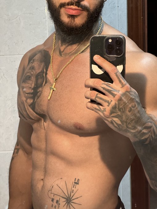 what&rsquo;s up today?👀  https://t.co/Wy9fRe6Ox2 https://t.co/PPardylCdR