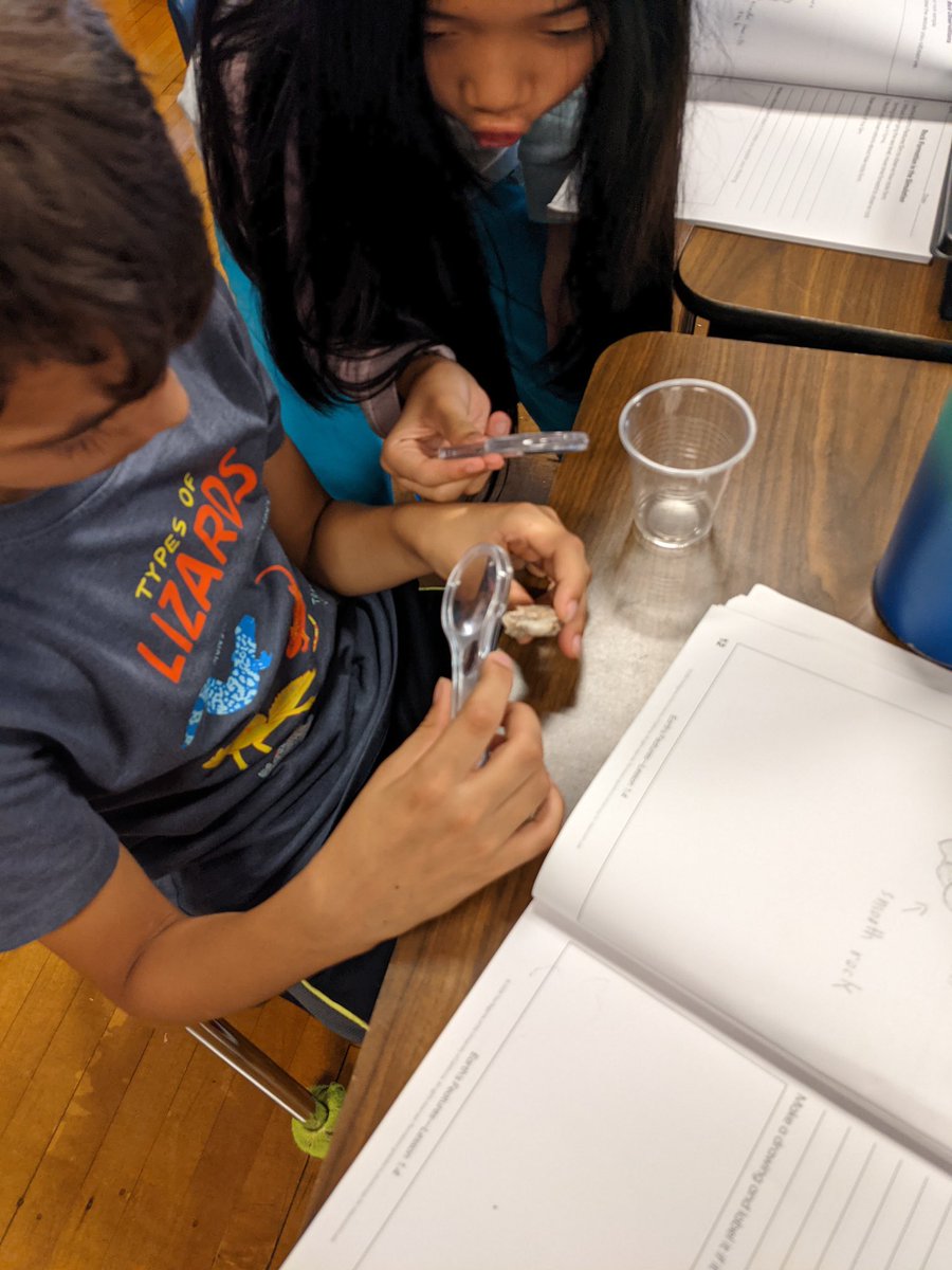 JBBElementary's tweet image. Students in 108 observing and making inferences about rock formations during our Earth's Features unit.

Science Rocks!! 
#cps #cpsscience #cps4thgrade #beaubienbulldogs #cpssuccess