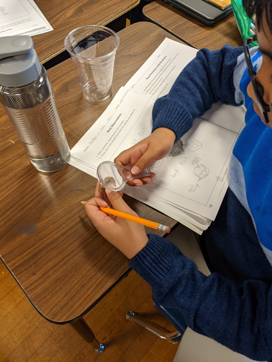 JBBElementary's tweet image. Students in 108 observing and making inferences about rock formations during our Earth's Features unit.

Science Rocks!! 
#cps #cpsscience #cps4thgrade #beaubienbulldogs #cpssuccess