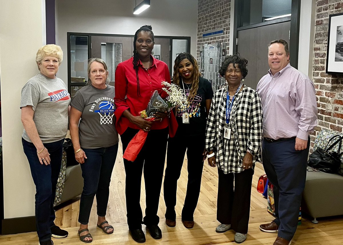TrippAldredge's tweet photo. Congratulations Katrina McClain on your induction to the FIBA Hall of Fame! #DefendTheFort #DefendTheFamily @FDPatriot @FDpatriots https://t.co/ZBs6WXB3B0