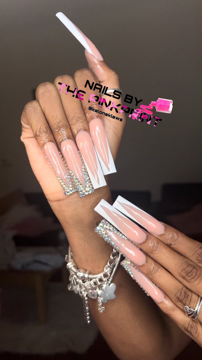 dynialexis's tweet photo. hey #gramfam , iโm @kalonsklaws on insta ๐ .. book w me for ur grabbers ๐คญ !
#gramblingnailtech #rustonnailtech #latech #ulmonroe https://t.co/QQYssS7YU3
