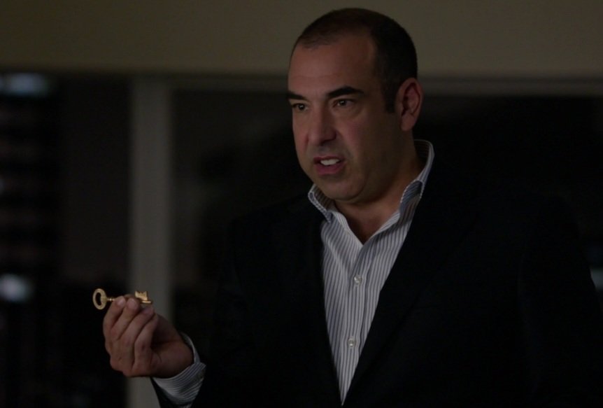 AnabelyRV's tweet photo. @TheCinesthetic When Louis find out about Mike #Suits https://t.co/zyzHu13fai